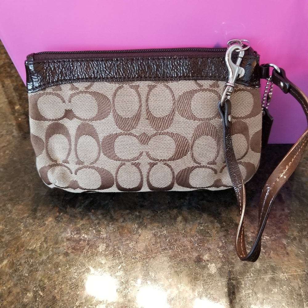 Coach - Picture 2 of 5